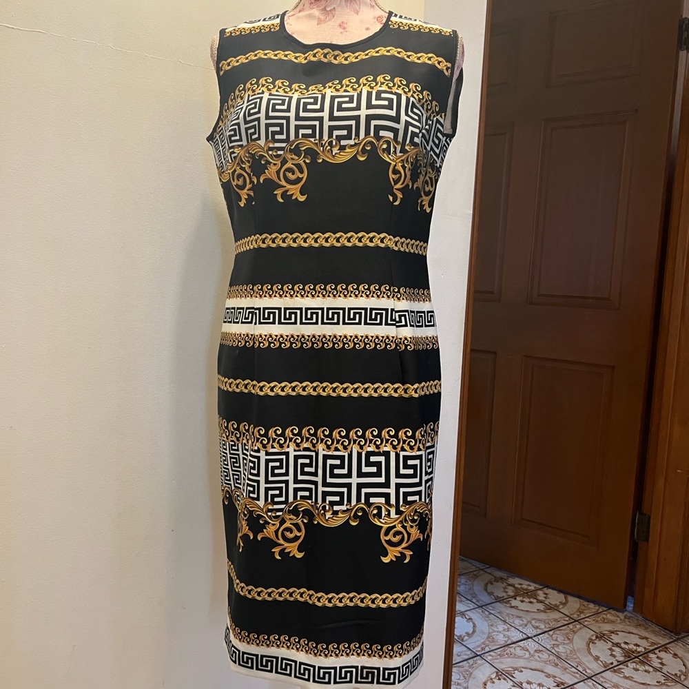 Beautiful dress - Picture 3 of 7